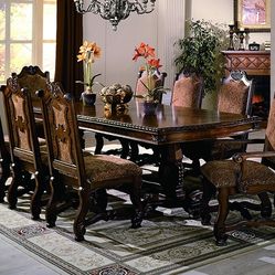 Traditional Dining Set