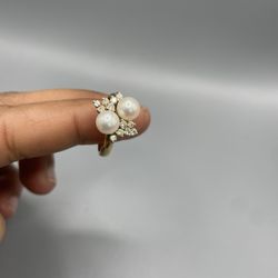 14Kt Gold And Diamond Ring