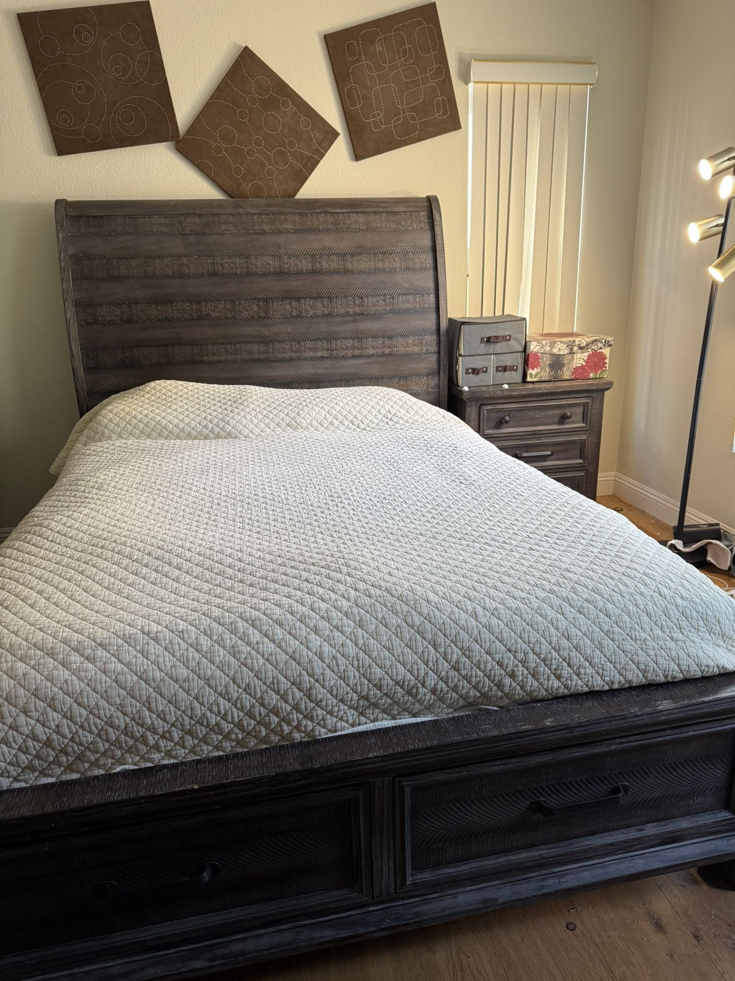 Bedroom Furniture Set