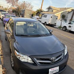 Beso Toyota Corolla 2011 Con 166000 Millas Todo Le Funsiona Titulo Salvaje Estoy Pidiendo$5000