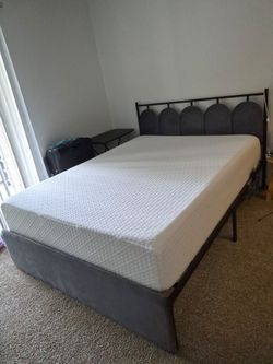 Queen matress and bed