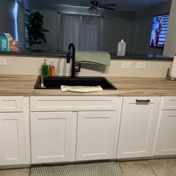 Refinishing Kitchen Cabinets 