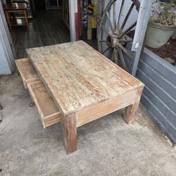 Antique Hampton coffee table made of reclaimed teak wood with 2 drawers.
