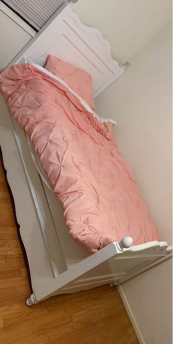 Twin Bed 