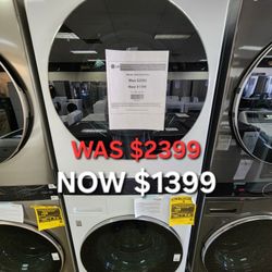 WashTower Stacked SMART Laundry Center 4,5 Cu.Ft.Front
Load Washer & 7,4 Cu.Ft. Electric Dryer in White, WI Steam