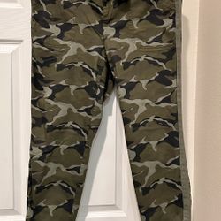 Torrid Camo Twill Aviator Stretch Crop Pant 
