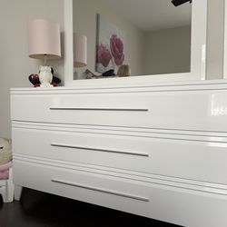 Dresser  with  Mirror