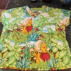 Scrubs shirt size medium