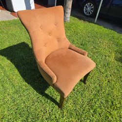 Caramel Brown Tufted High-Back Upholstered Accent Chair