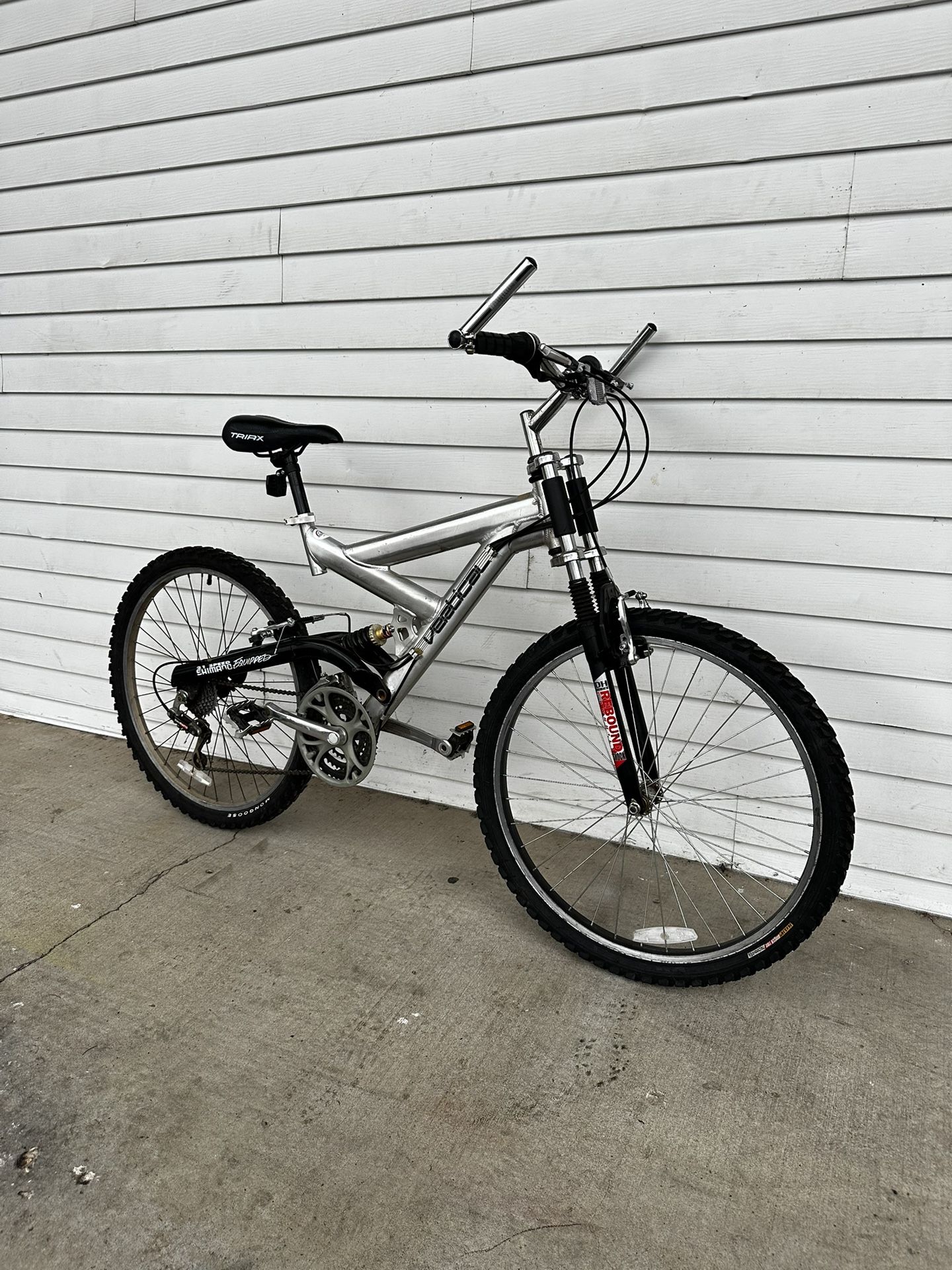 Full Suspension Mountain bike