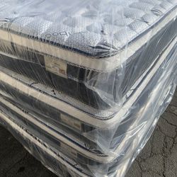 🛏Mattresses Pillow top for your comfort 🟩Same day delivery available🚛 🟠Queen sizes $199 🟡Full sizes $179 🟢Twin sizes $119 🔵Cal king $319 🟣E. K