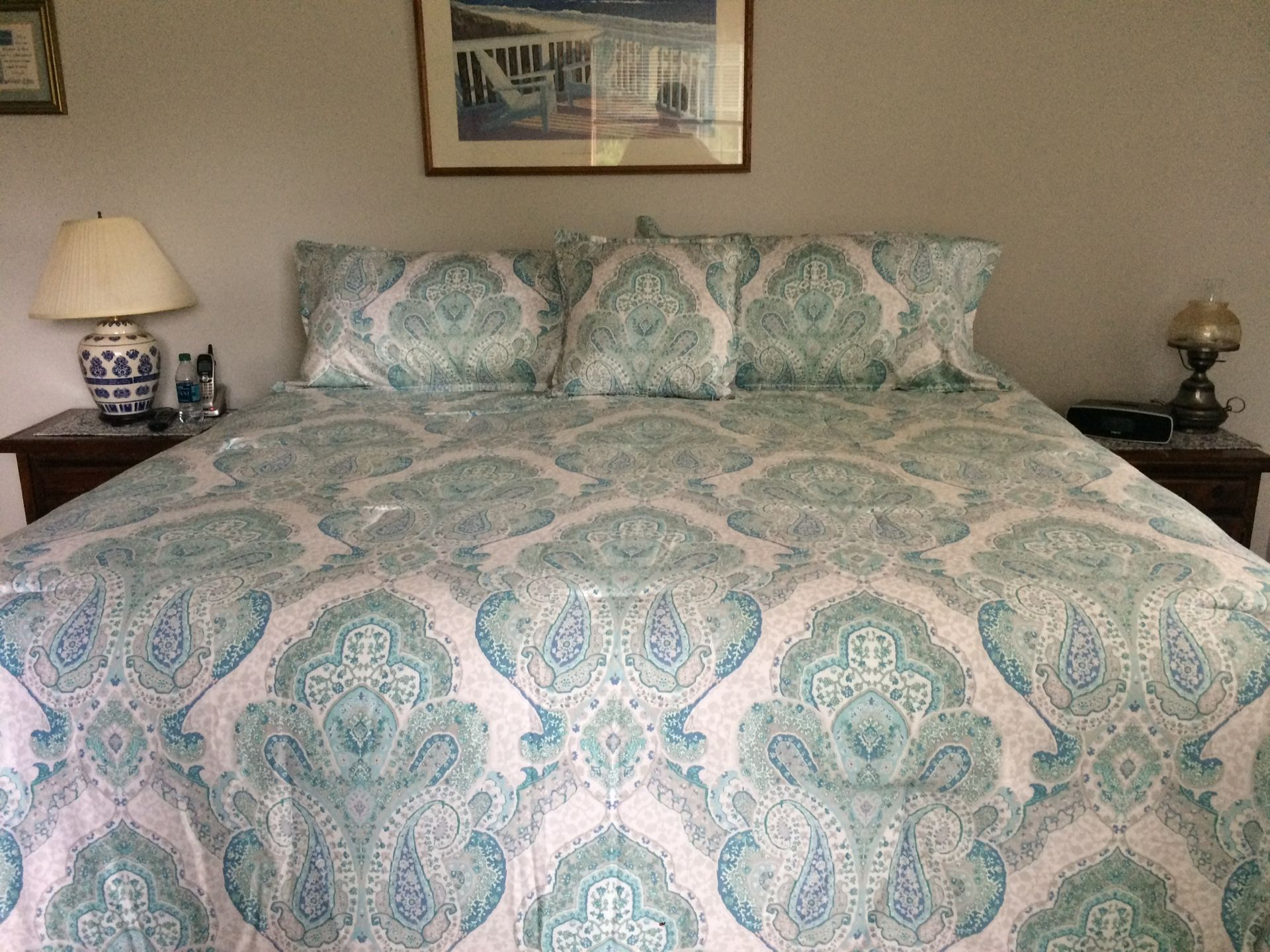Beautiful 4 Piece King Comforter Set