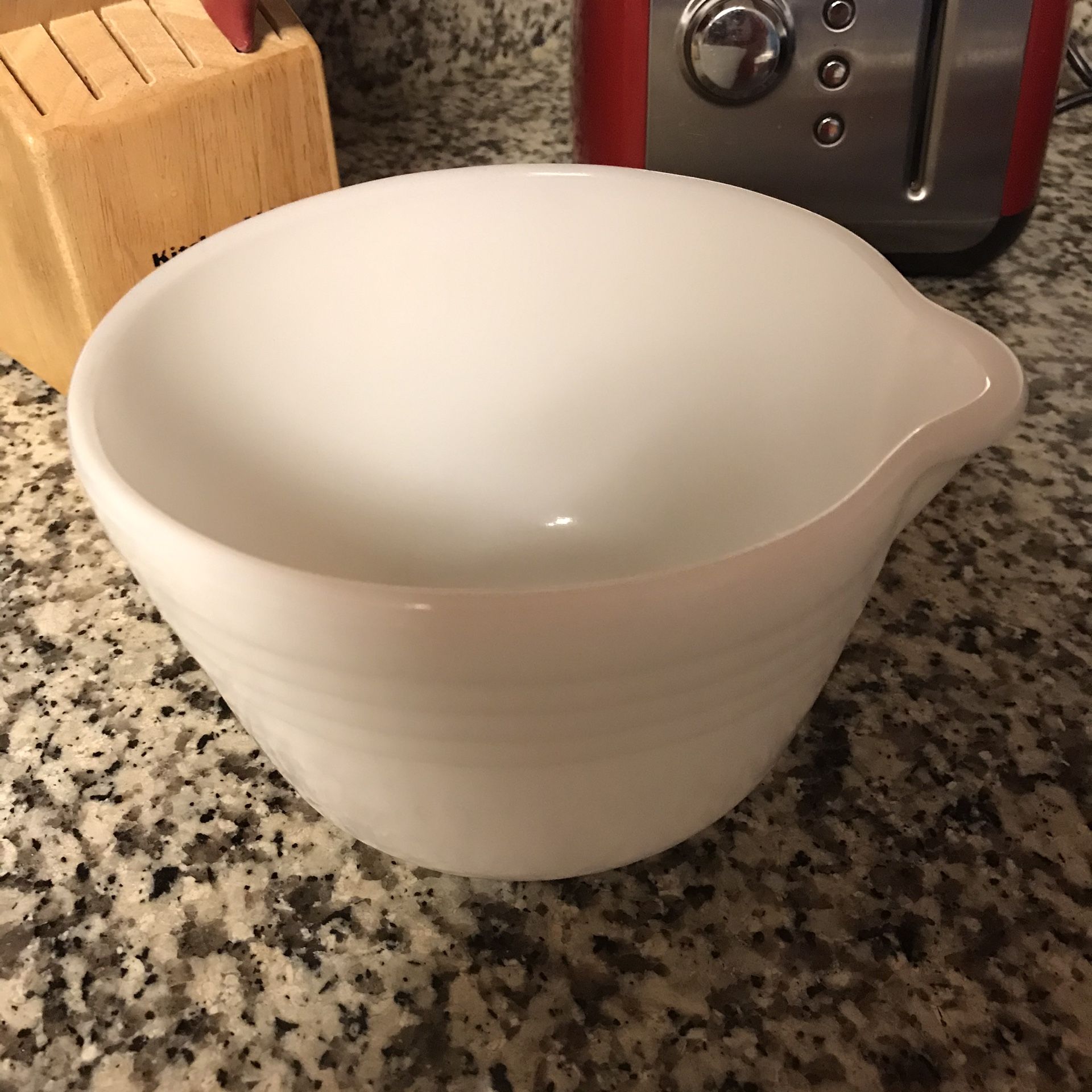 Vintage Pyrex Hamilton Beach Pour Bowl from the 50’s