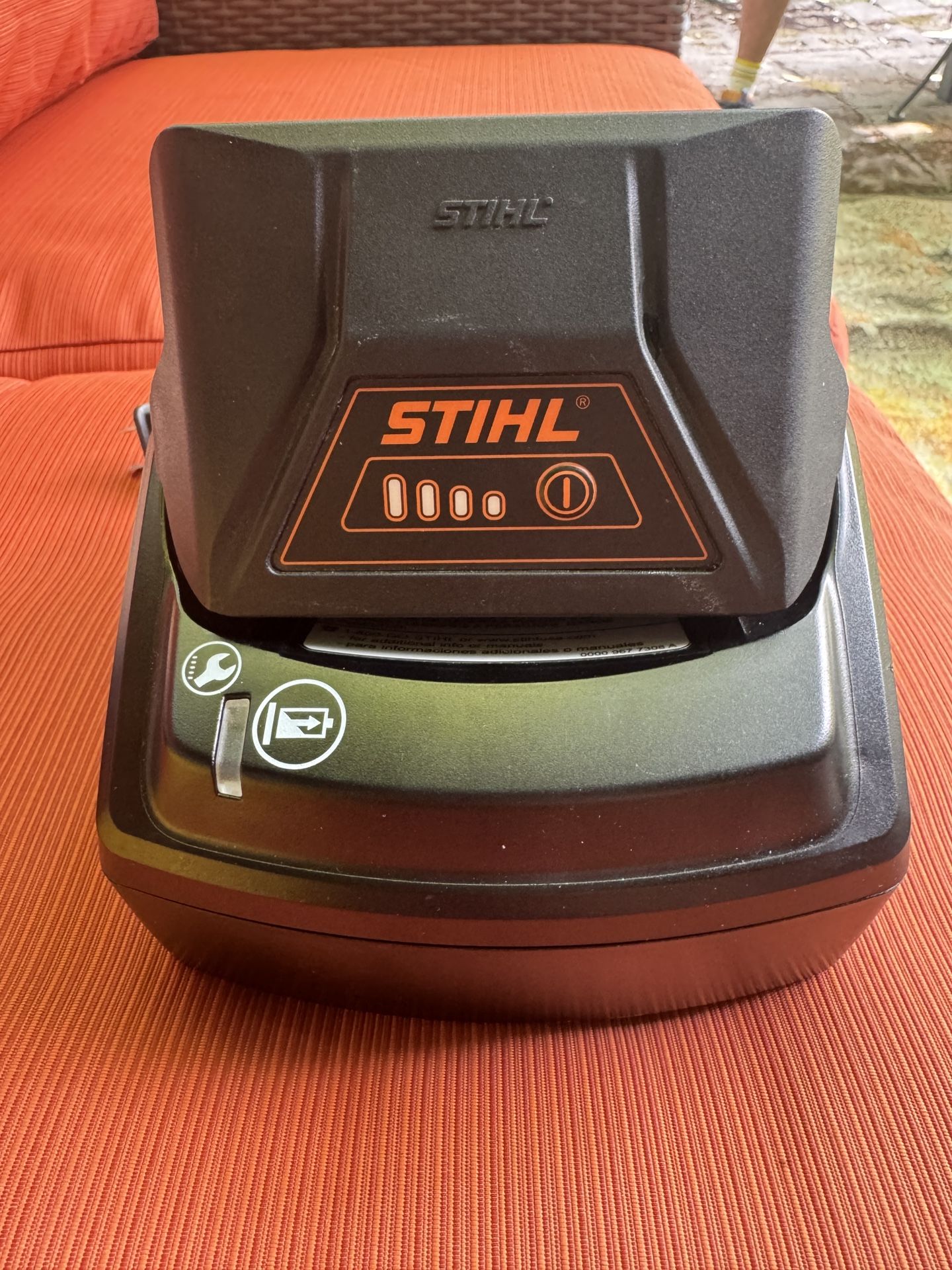 Stihl Lithium Ion Battery AK 10 And Charger AL 101 $50