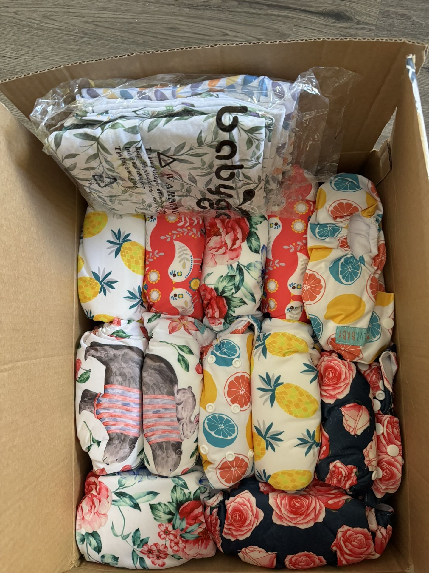 Never Used Cloth Diapers & Wet bag