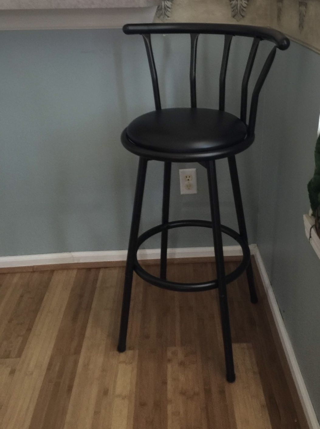 Bar Stool For FREE
