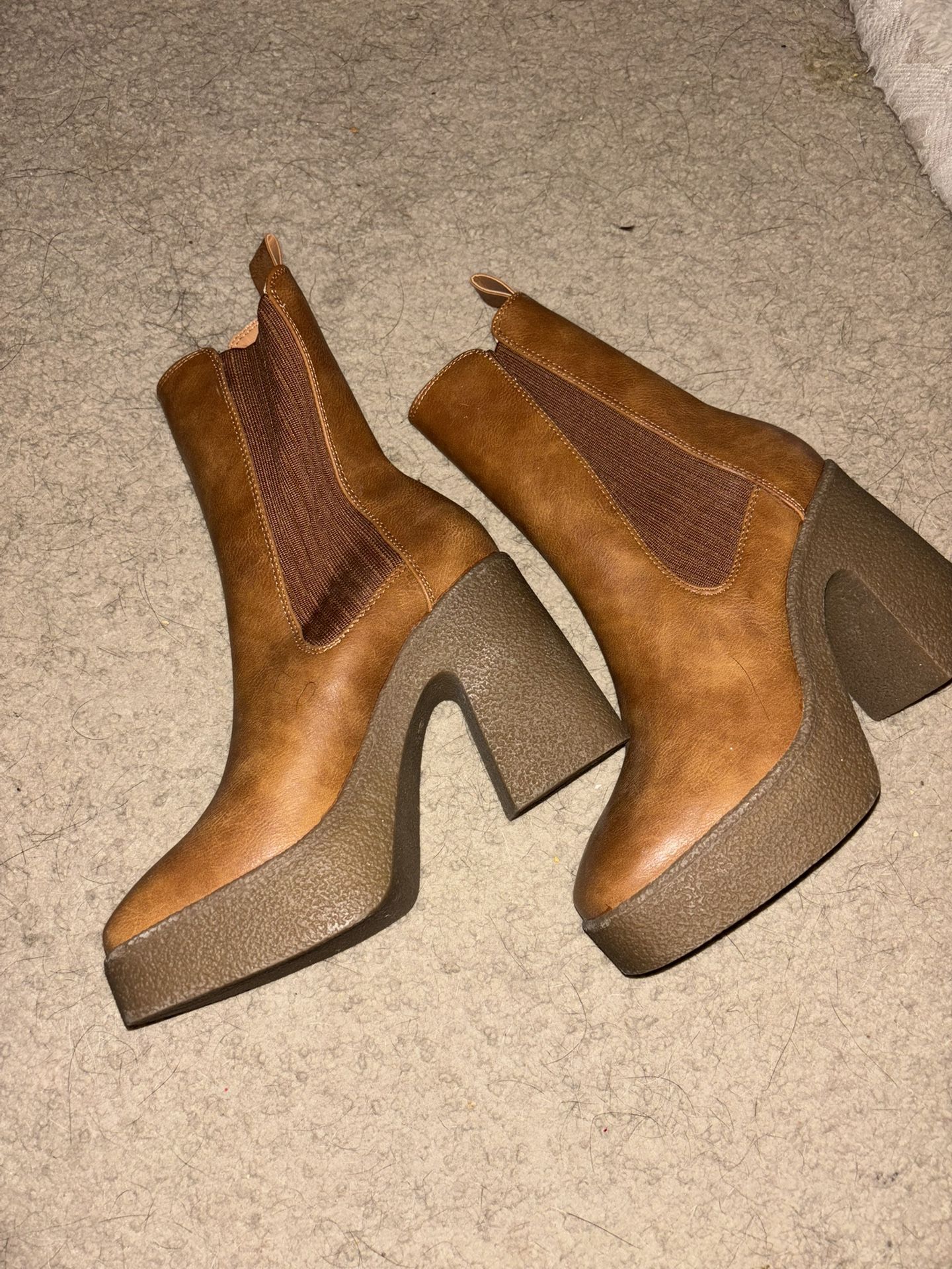 Women Boots Size 6 New