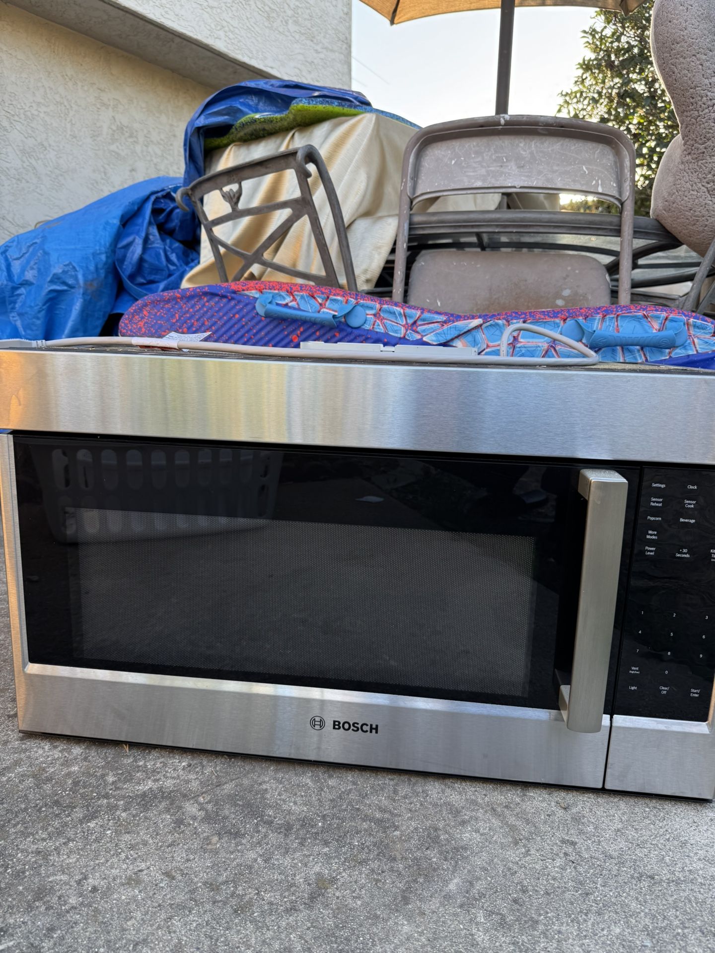 Bosch - 500 Series 2.1 Cu. Ft. Over-the-Range Microwave - Stainless Steel