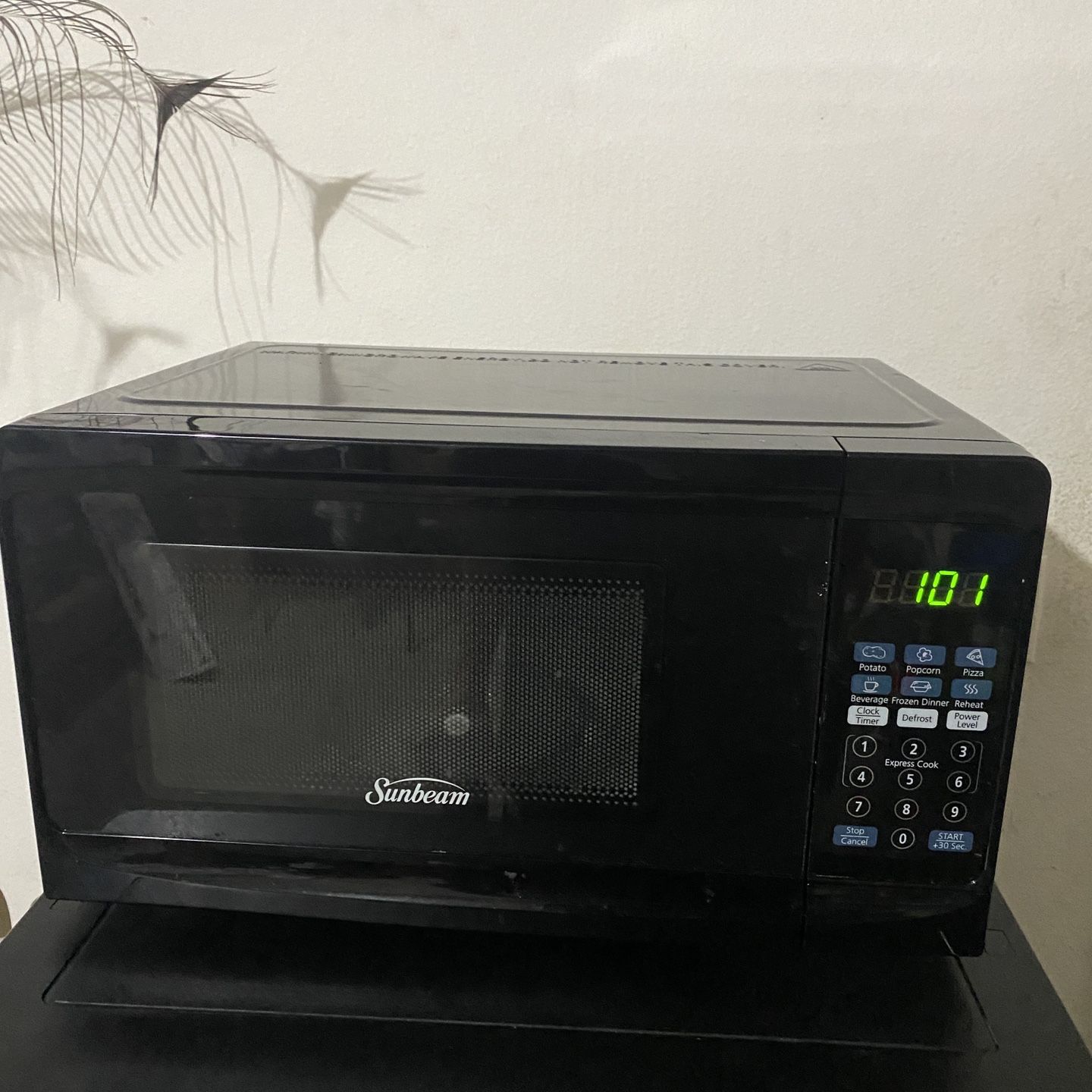 Sunbeam SGCMV807BK-07 Microwave Oven Review - Consumer Reports
