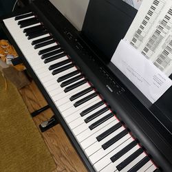 YAMAHA DIGITAL PIANO P-125 (LIKE NEW)