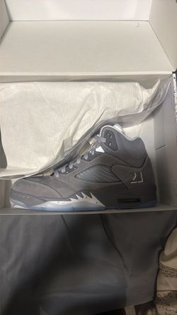 Wolf grey 5s size 8