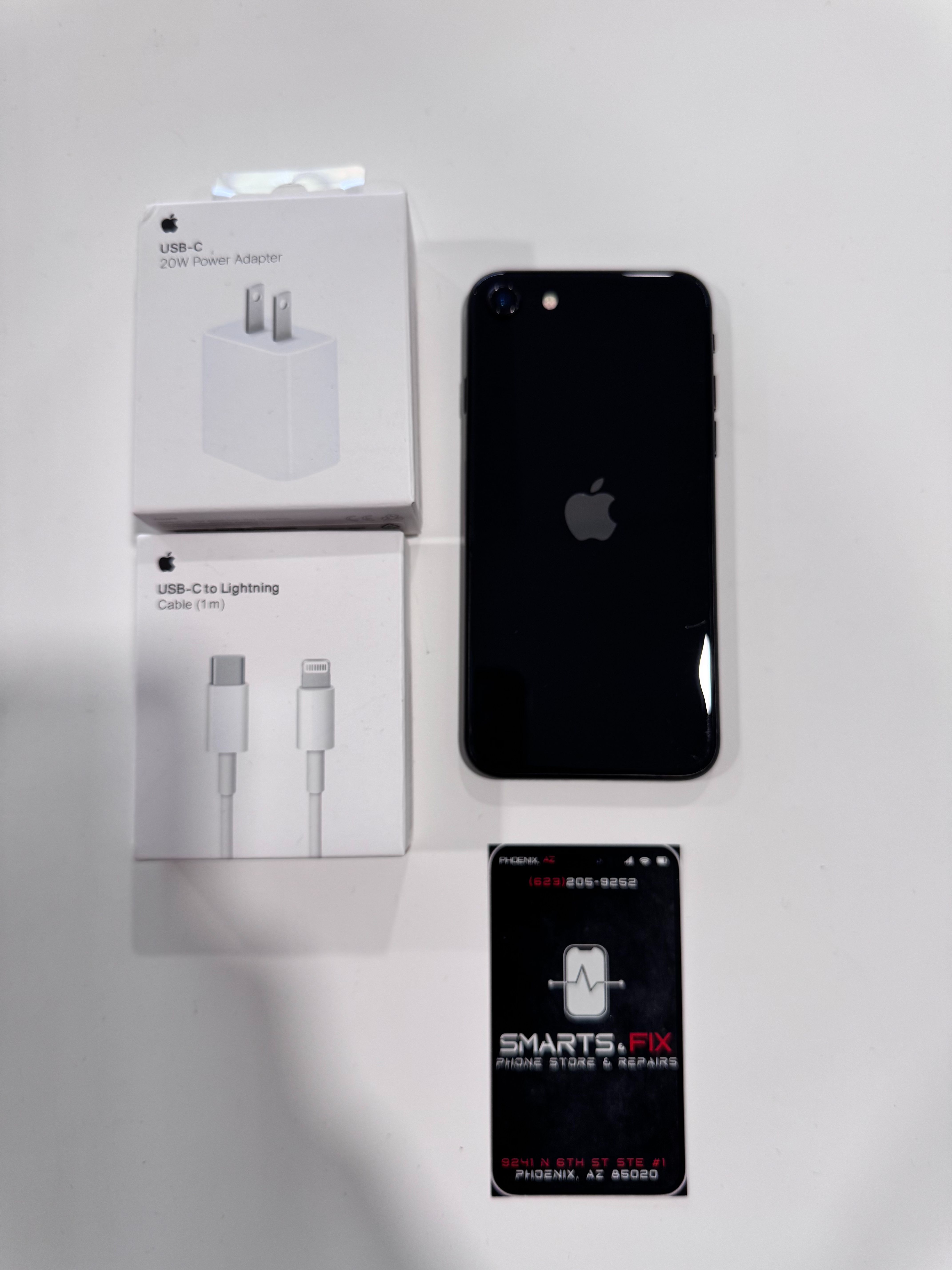 Apple iPhone SE 2nd Gen 128 GB - Black (Unlocked) + Warranty