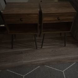 2 bedside drawer like new