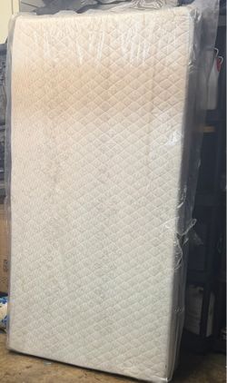 Twin mattress