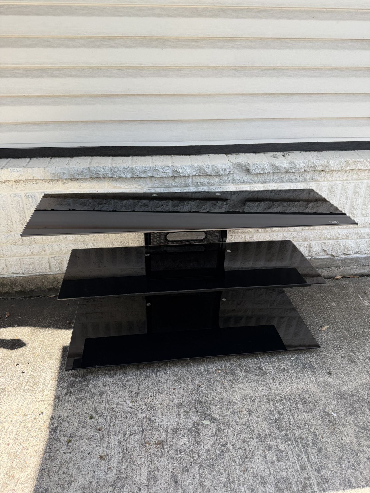 Bell’O glass TV stand