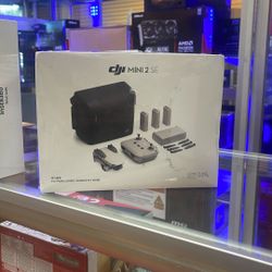 DJI Mini 2 SE Fly More Combo 
