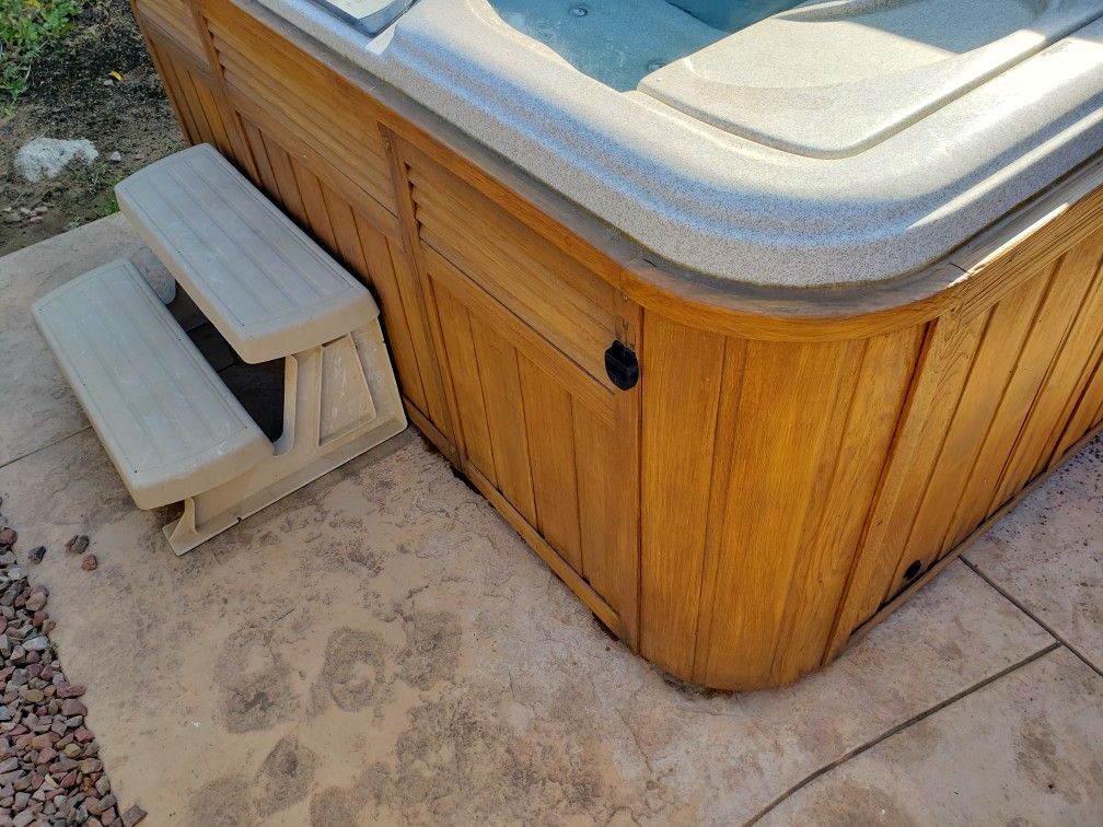 Sundance Spa - Above-Ground Hot Tub