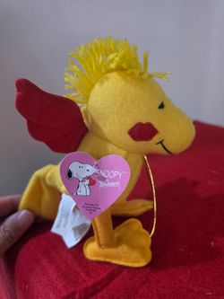 Snoopy Peanuts Woodstock Valentines Plush Kisses Wings Whitmans