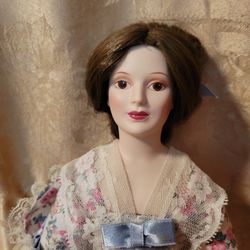 Vintage Porcelain Doll Priscilla, Jamestown From The Hamilton Collection
