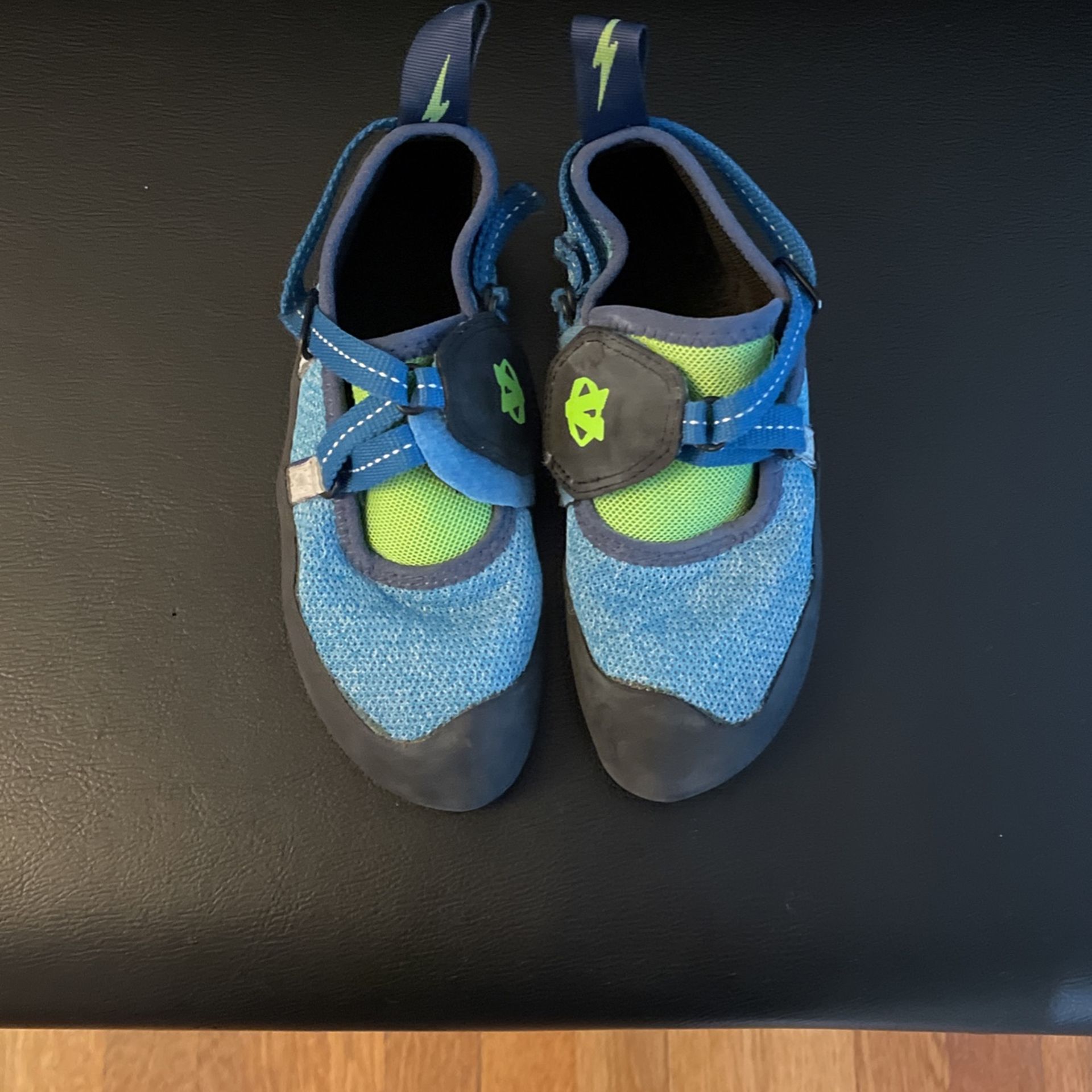 Evolv Venga Kids Climbing Shoes for Sale in Vienna, VA OfferUp