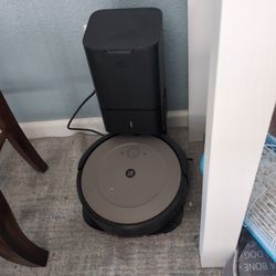 Roomba Cleaning Robot