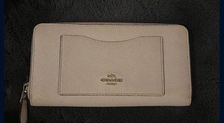 White coach wallet