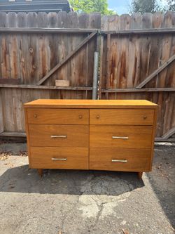 Vintage Mid Century Modern dresser
