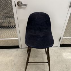 Set of 4 Bar Stools / High Chairs