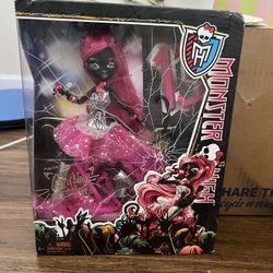 Monster High Catty Noir Doll – New in Box – Collector Item