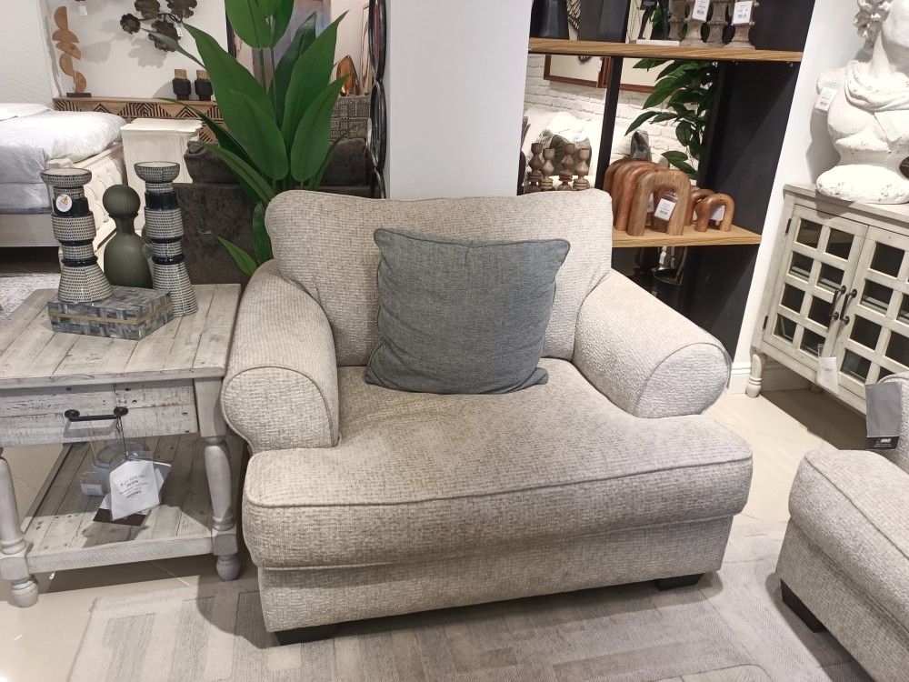 Monaghan Sandstone Oversized Chair
Ashley Furniture$10 Down Payment And Financing Available