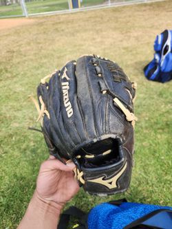 Mizuno Glove