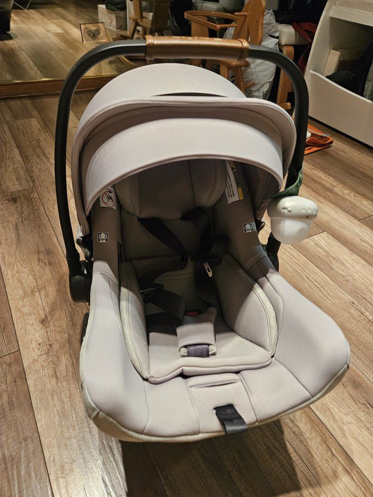 Nuna Pipa Lite RX Premium Infant Car Seat. One Year Old. Hazelwood Color.
