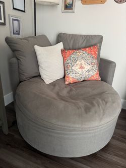 Barrel Swivel chair