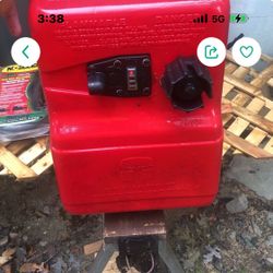 Portable 6 Gal Tank With Hose