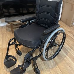 Motion Composites Helio C2 (HD?) Light-Weight Carbon Fiber Wheelchair