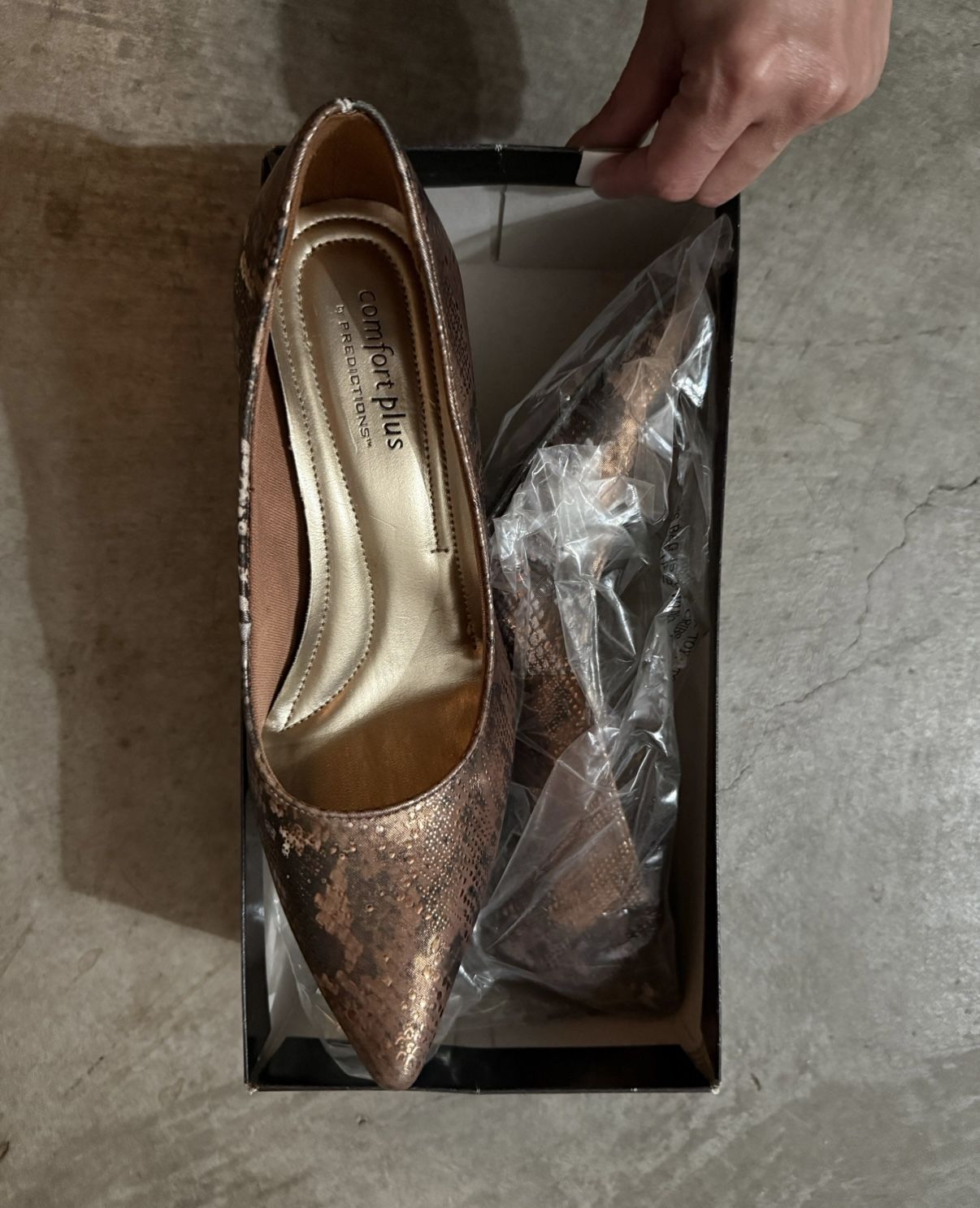 Faux Snake Skin Pumps (women's size 6; cushioned interior)