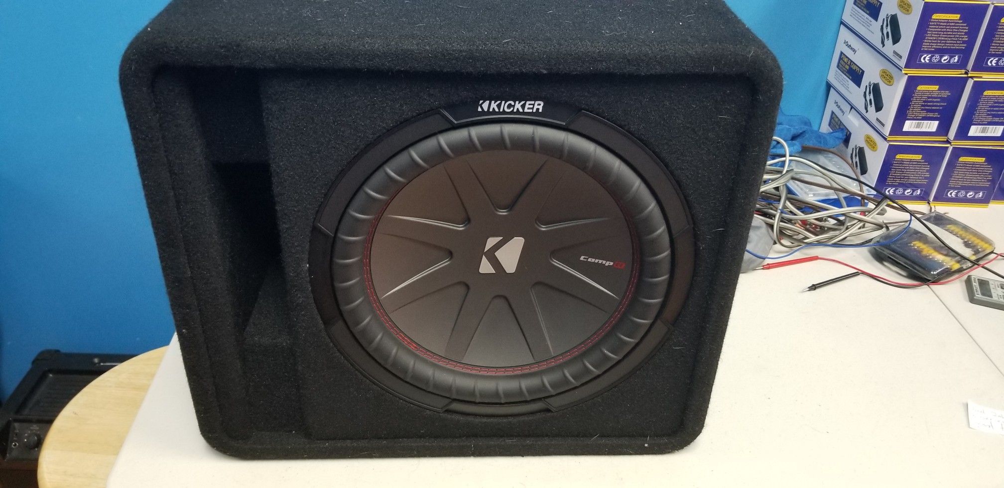Kicker 12" CompR subwoofer with enclosure. 1000 watts. Sub in like new condition
