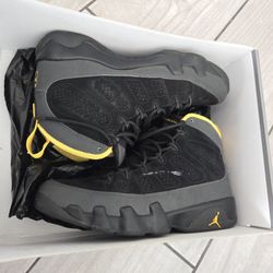 Air Jordan 9 Retro Black And Gold Used Size 8