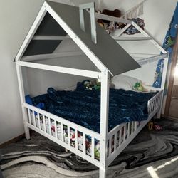 Full Size Club House OBO Bed With Mattress And Protector
