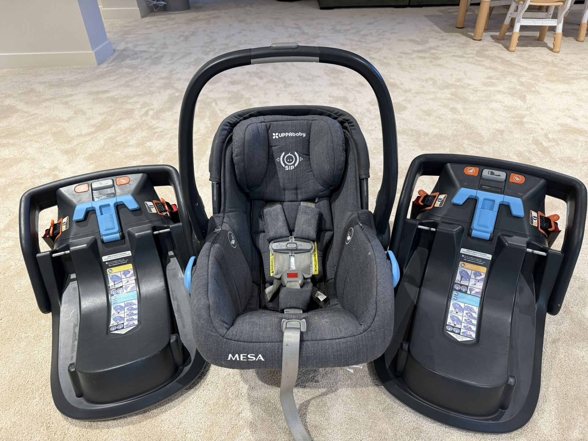 UPPAbaby Mesa Infant Car Seat w 2 Car Seat Attachments